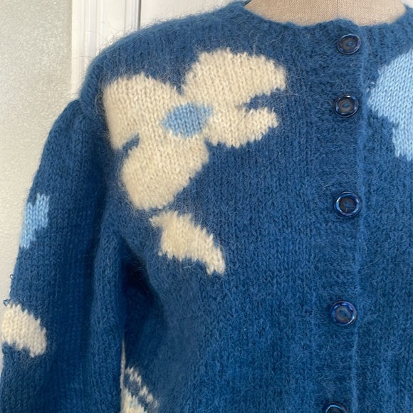 Vintage hand knit mohair button down floral blue cardigan sweater women’s size M - Picture 4 of 9